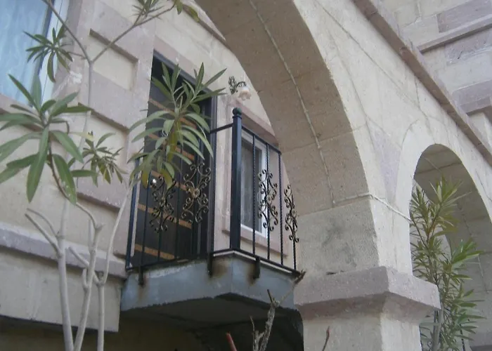 Emre's Stone House Отель Гореме
